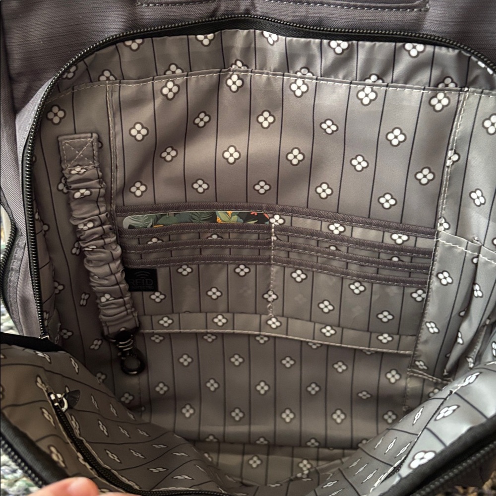 LUG - Ranger XL 2 Duffel Bag - Picture 8 of 11